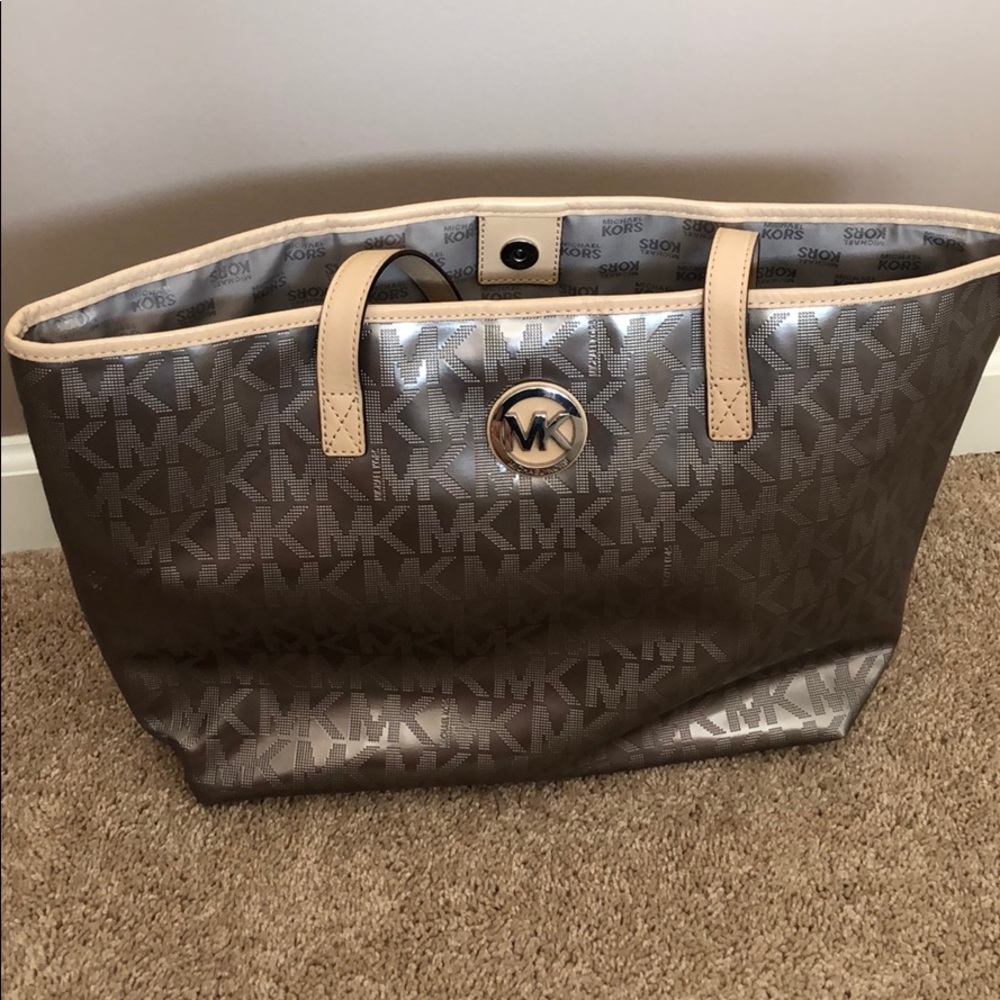 Michael kors tote